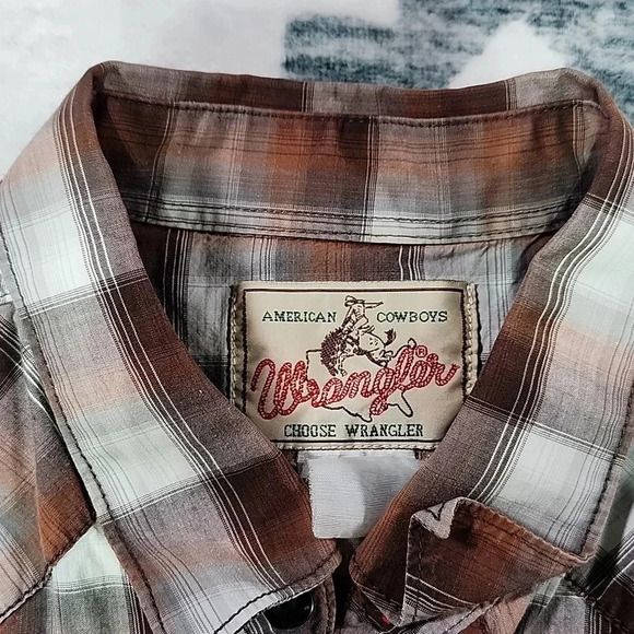 Vintage Wrangler Short-Sleeve Pearl-Snap Plaid Western Shirt – Size S, Retro - Picture 6 of 9